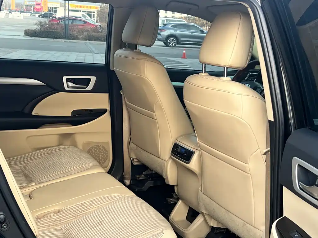 Toyota Highlander 2021 — фото 10