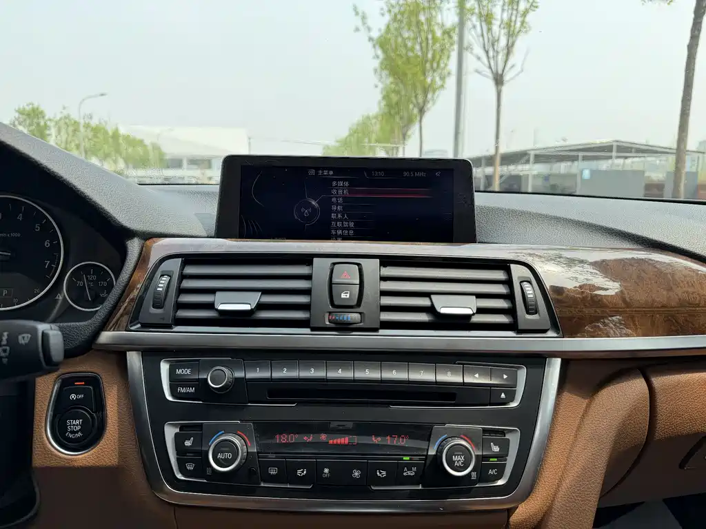 BMW 3 Series 2014 — фото 19