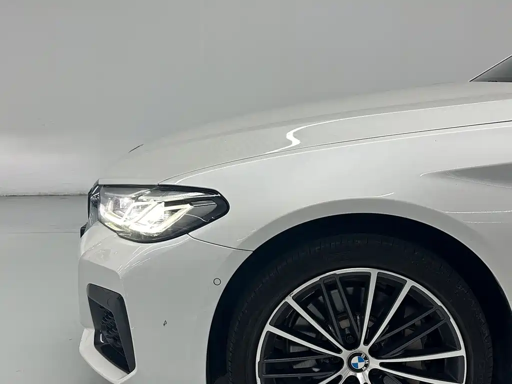 BMW 5 Series 2022 — фото 15