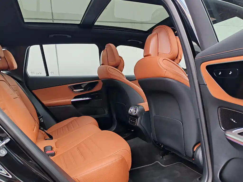 Mercedes-Benz GLC EV 2024 — фото 11