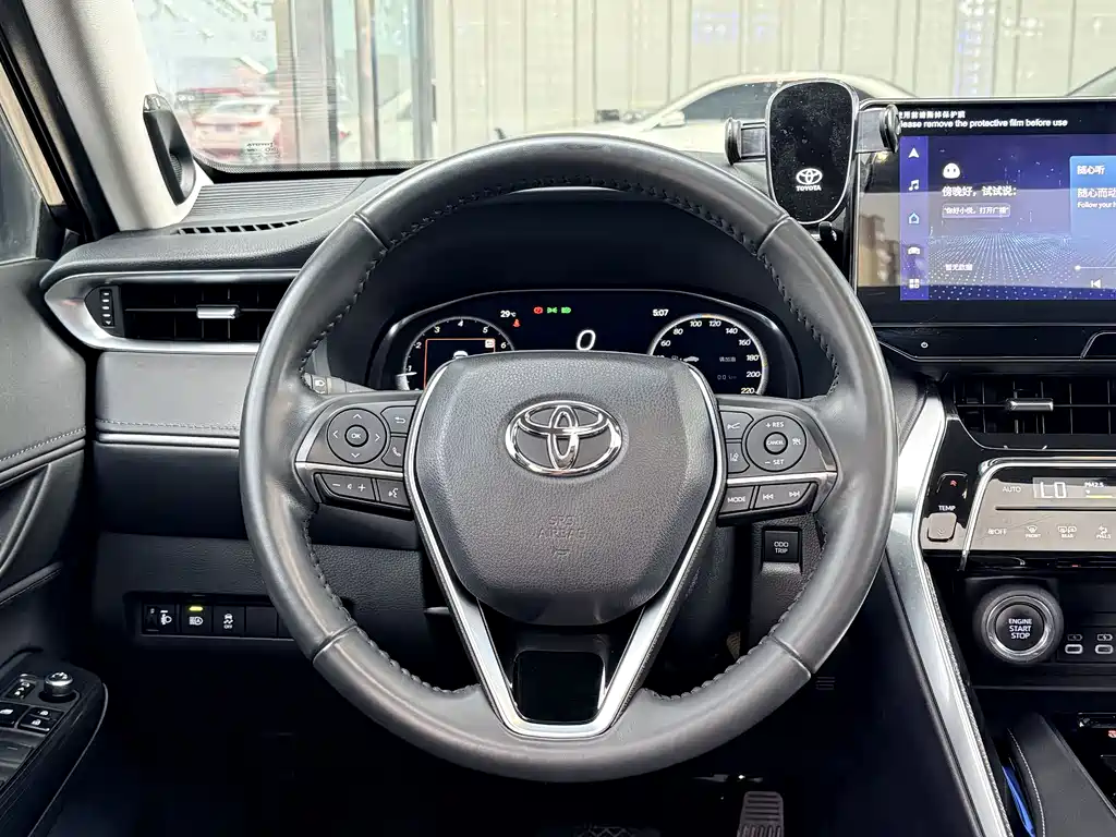 Toyota Venza 2024 — фото 10
