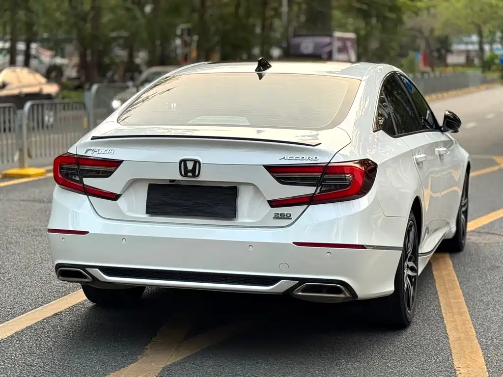 Honda Accord 2022 — фото 20