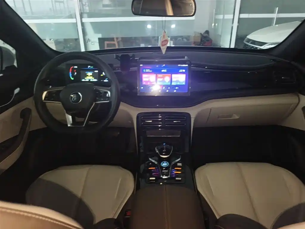BYD Qin PLUS 2023 — фото 10