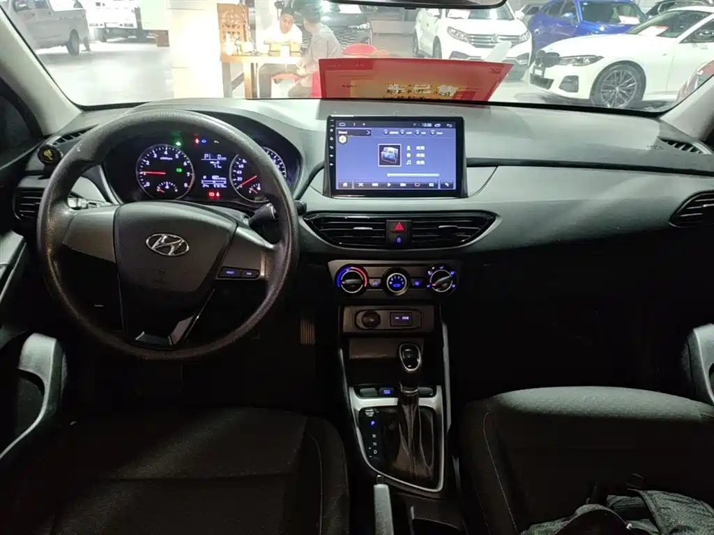 Hyundai Elantra 2020 — фото 10