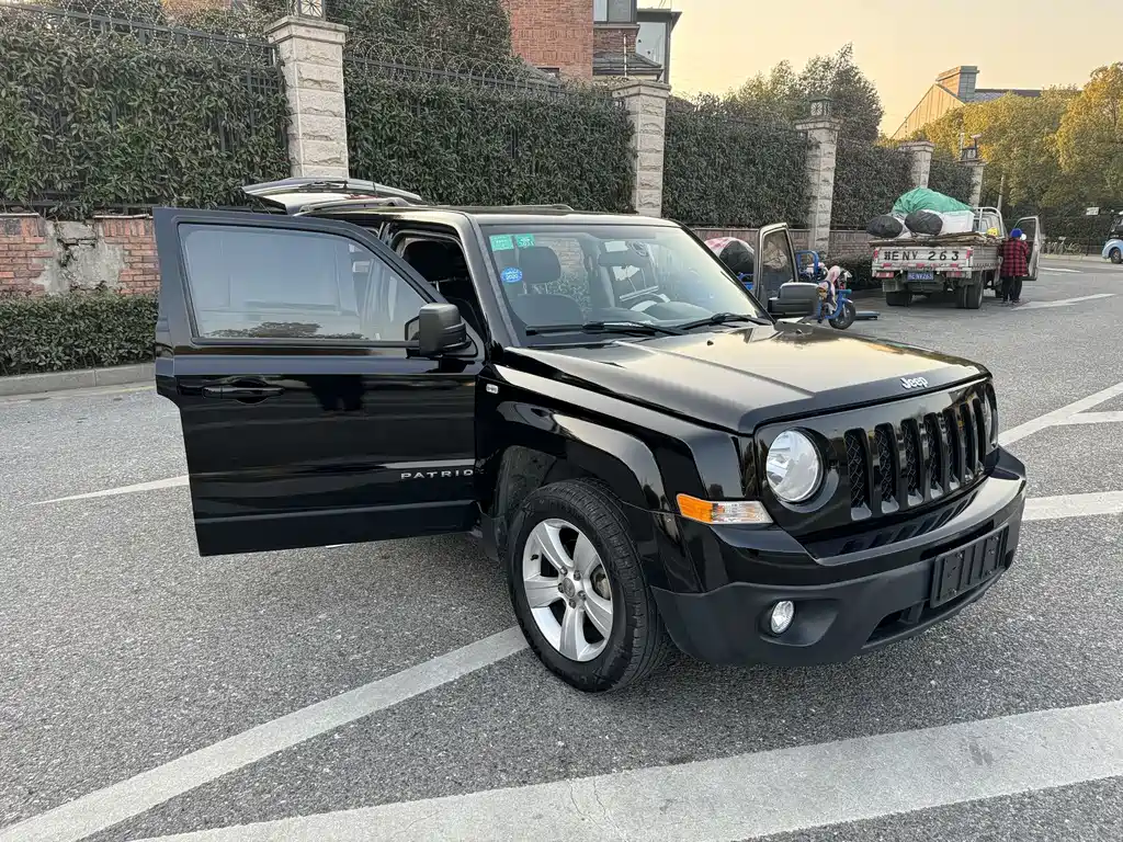 Jeep Patriot 2014 — фото 9