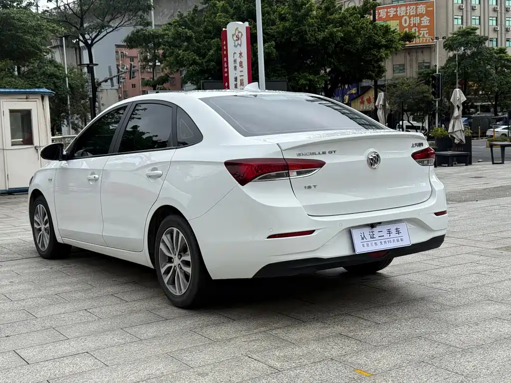 Buick Excelle 2019 — фото 12