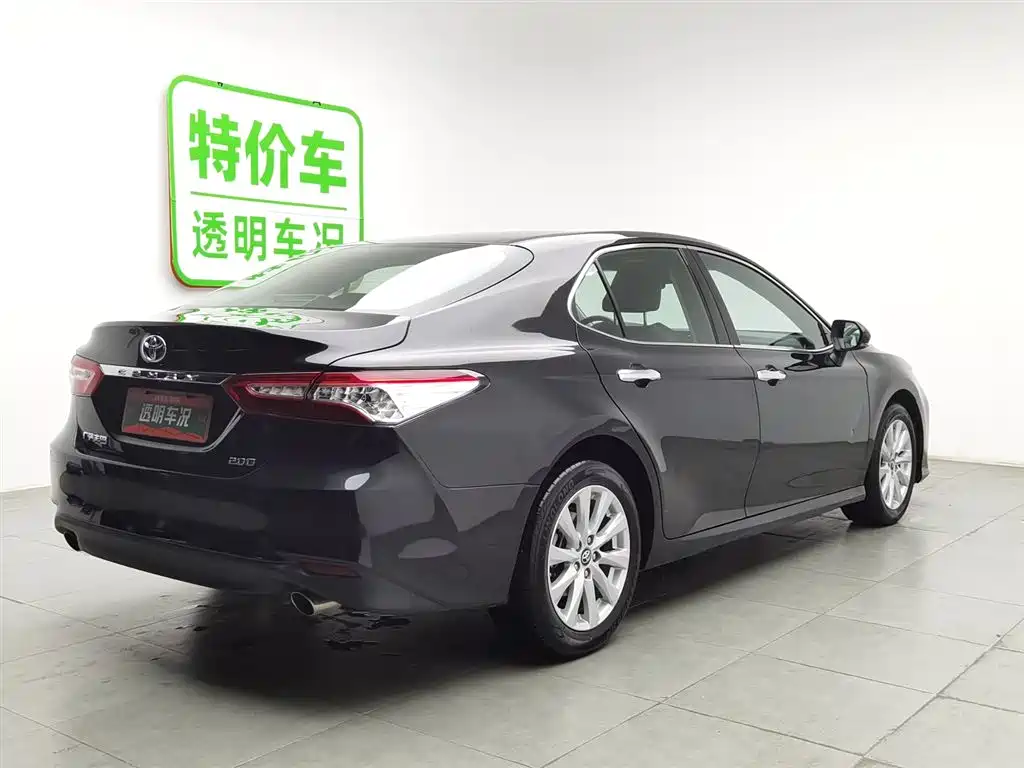 Toyota Camry 2020 — фото 2