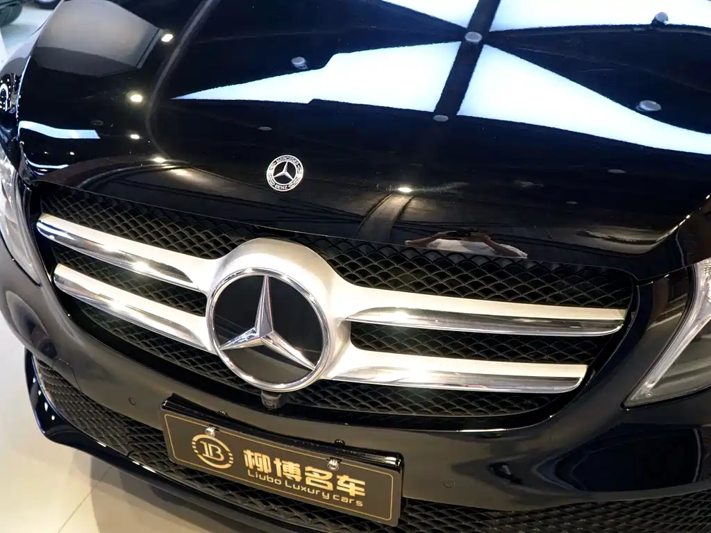 Mercedes-Benz V-Class 2022 — фото 21