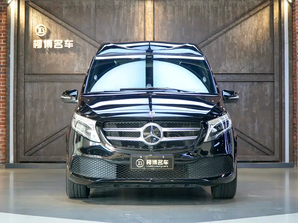 Mercedes-Benz V-Class 2022 — фото 30