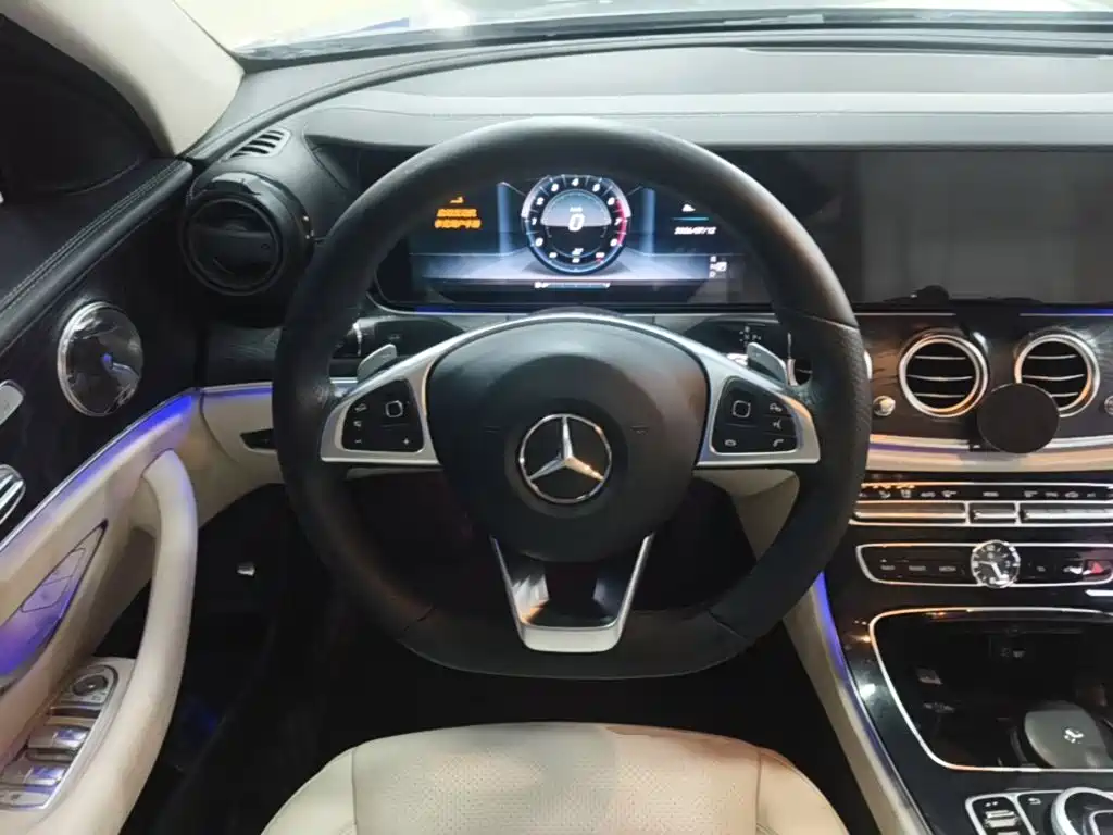 Mercedes-Benz E-Class 2017 — фото 10