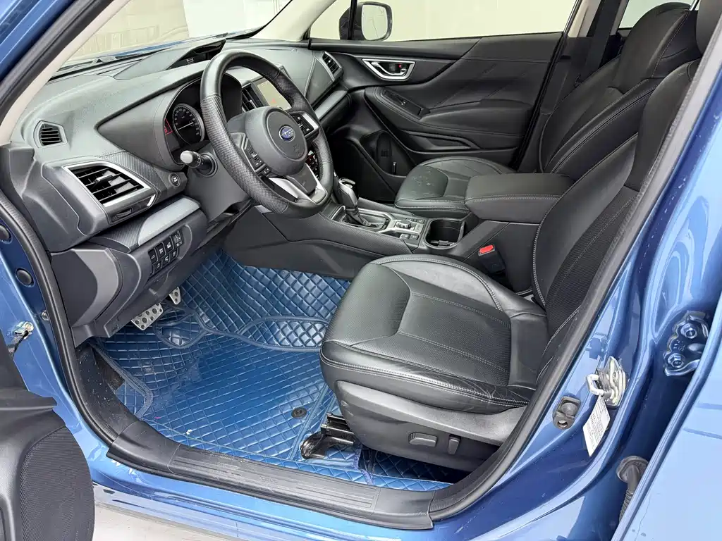 Subaru Forester 2022 — фото 10