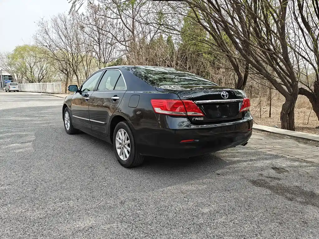 Toyota Camry 2015 — фото 9