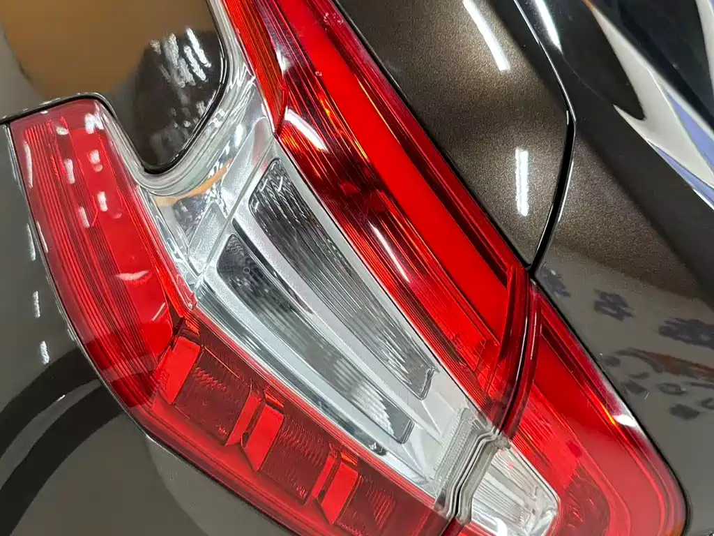 Peugeot 408 2016 — фото 15