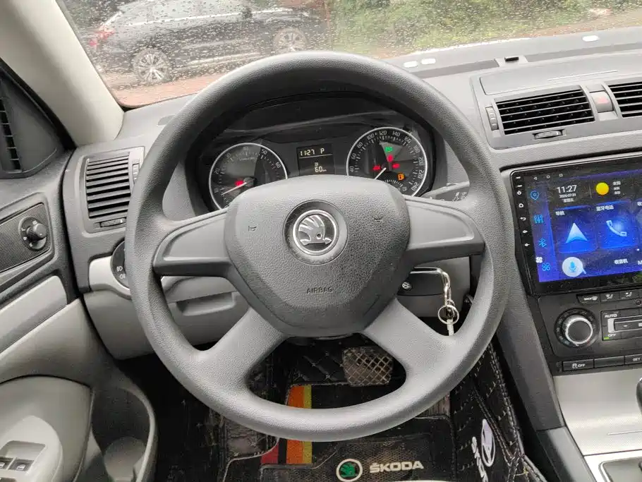 Skoda Octavia 2014 — фото 15