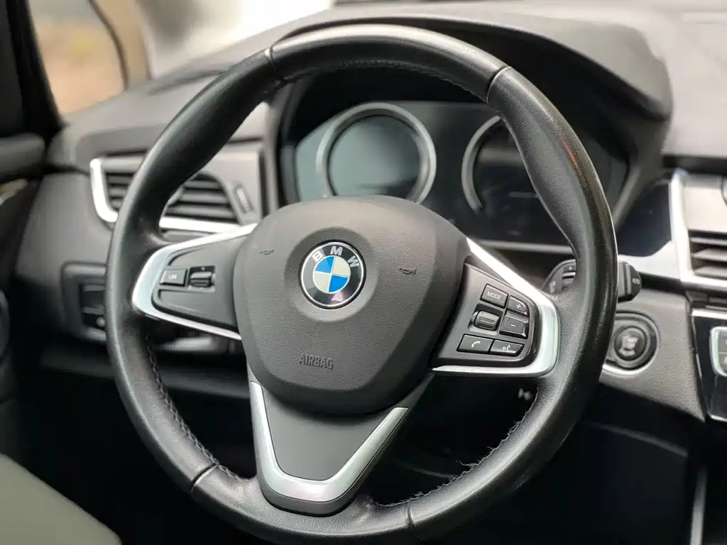 BMW 2 Series Active Tourer 2019 — фото 14