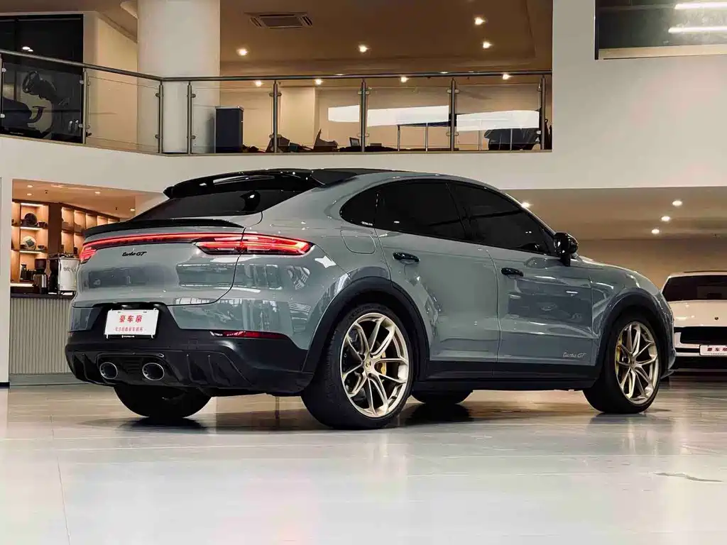 Porsche Cayenne 2023 — фото 13
