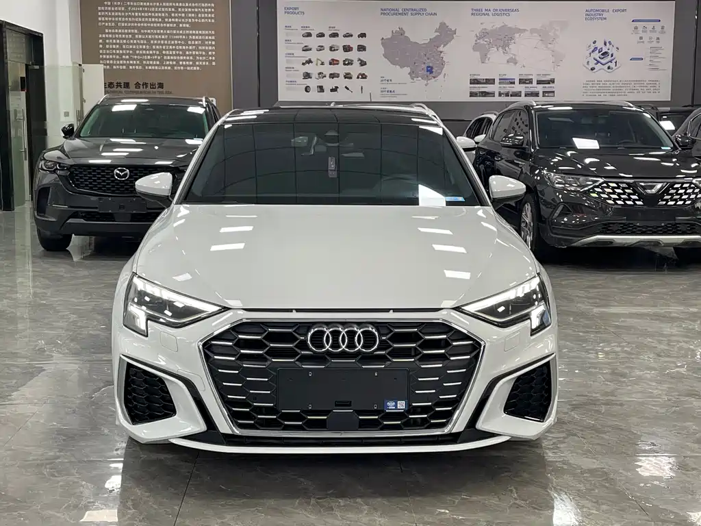Audi A3 2022 — фото 2