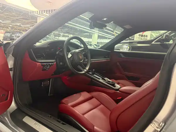 Porsche 911 2024