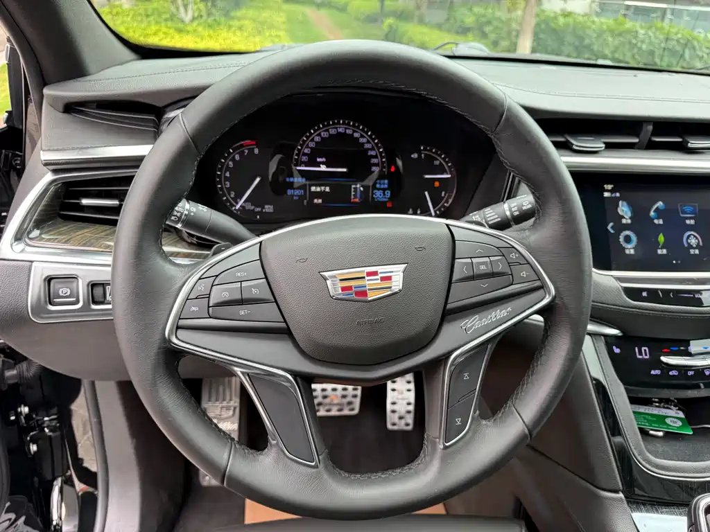 Cadillac XT5 2019 — фото 24
