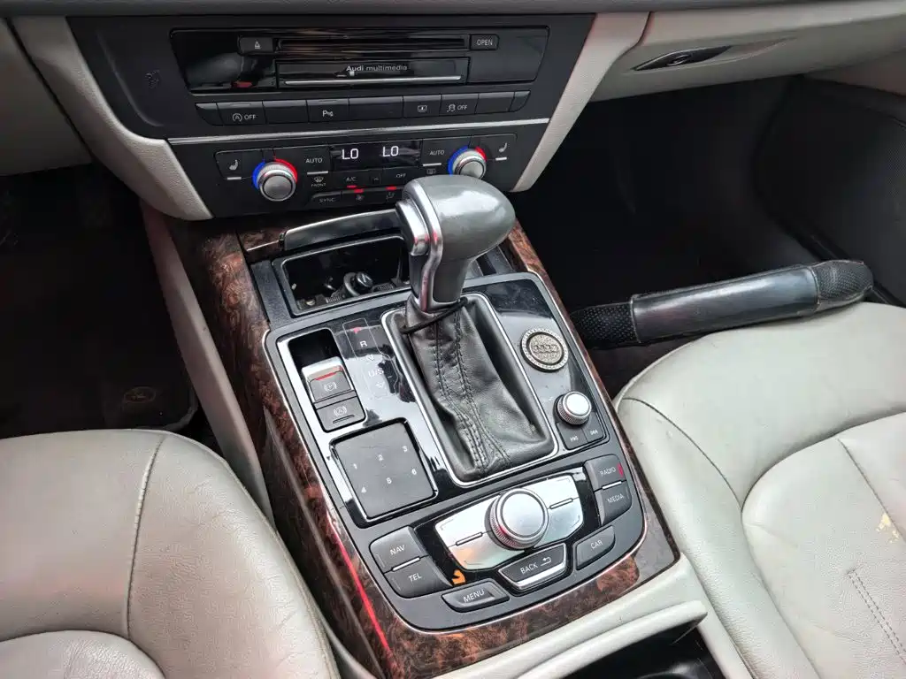 Audi A6L 2015 — фото 13