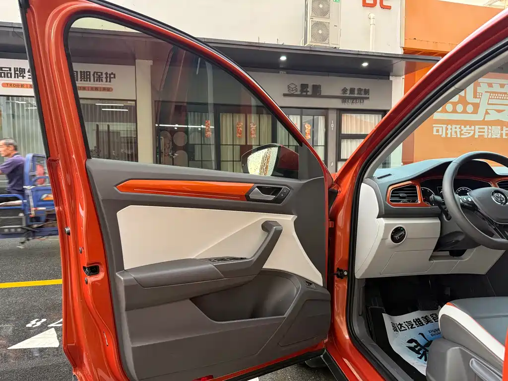 Volkswagen T-Roc 2018 — фото 20