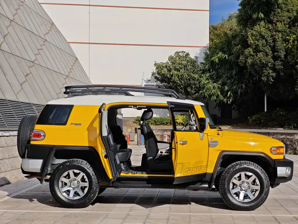 Toyota FJ Cruiser 2020 — фото 9