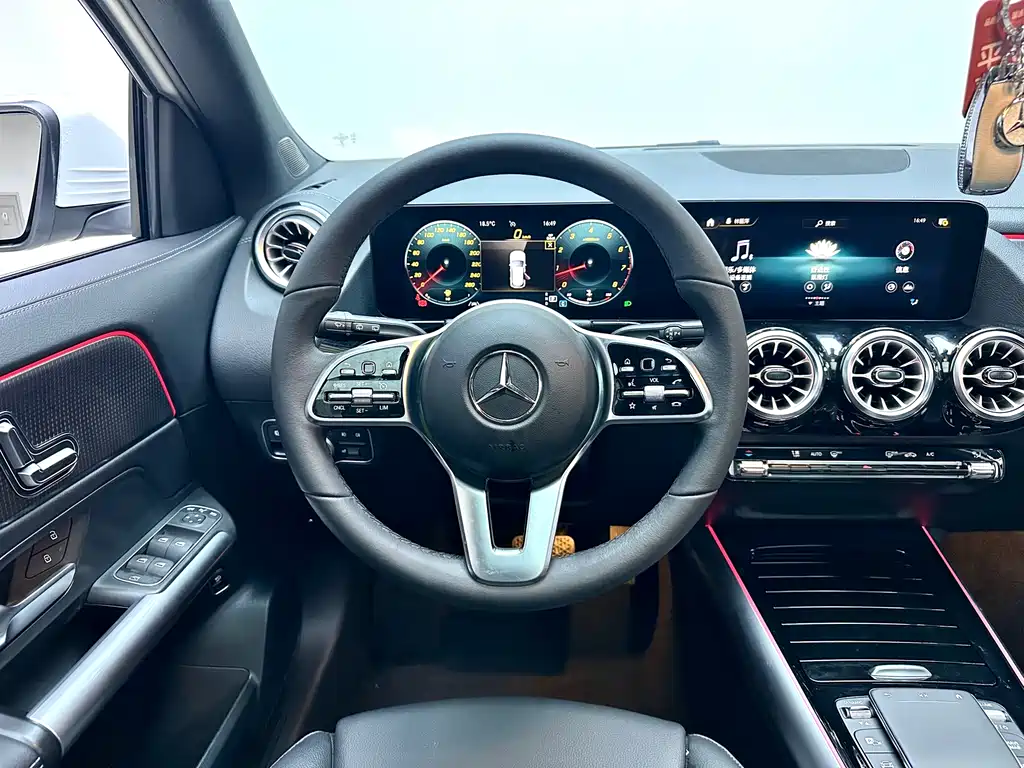 Mercedes-Benz GLA 2023 — фото 13