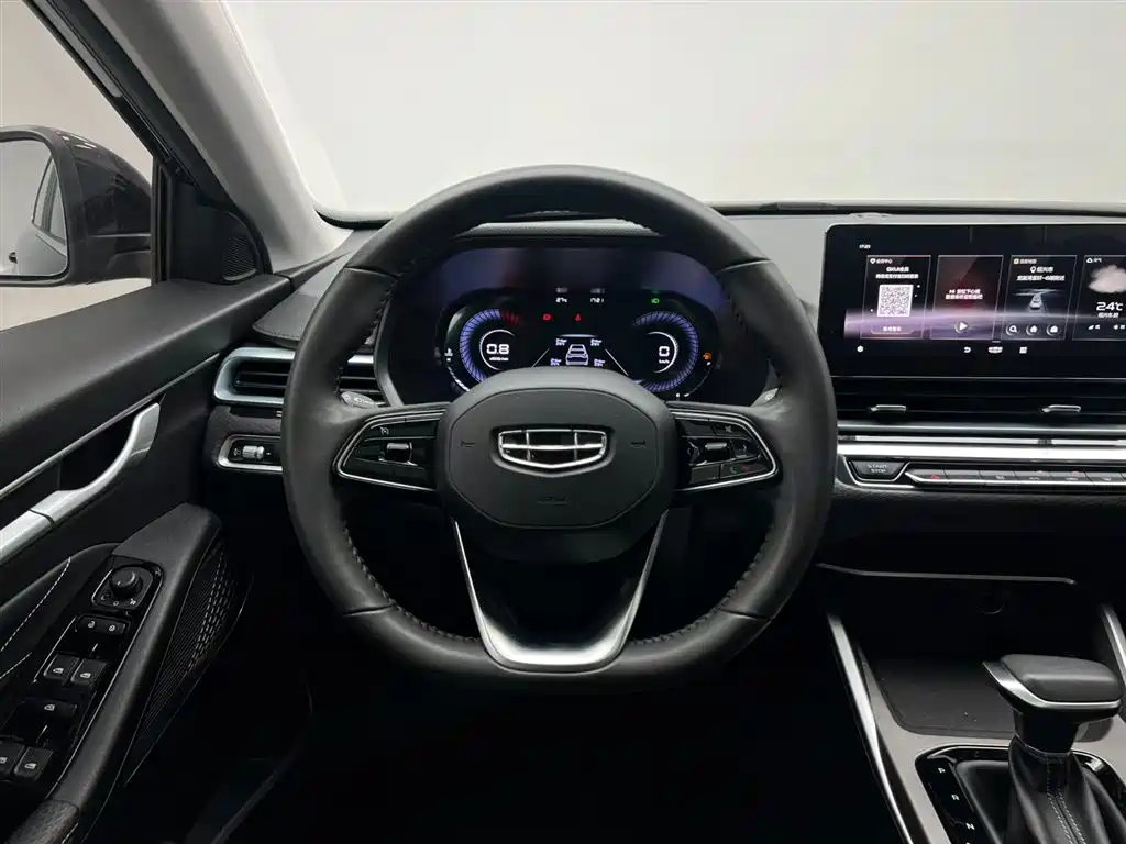 Geely Emgrand 2022 — фото 13