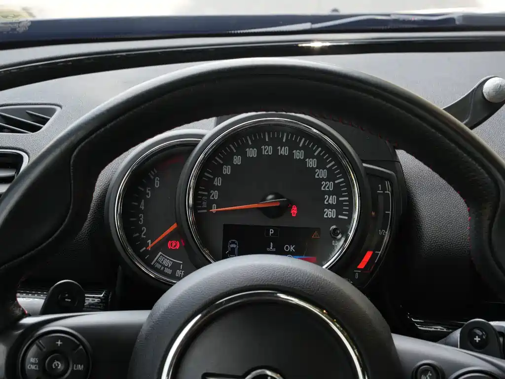 MINI Clubman 2018 — фото 31