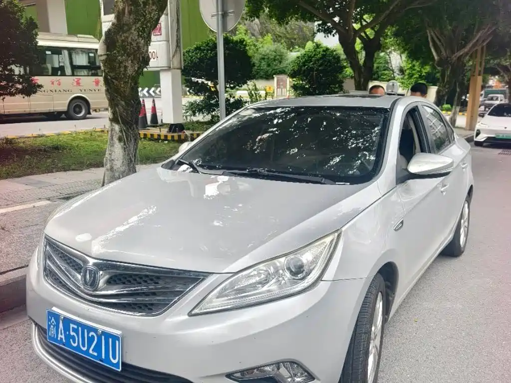 Changan Eado 2014 — фото 1