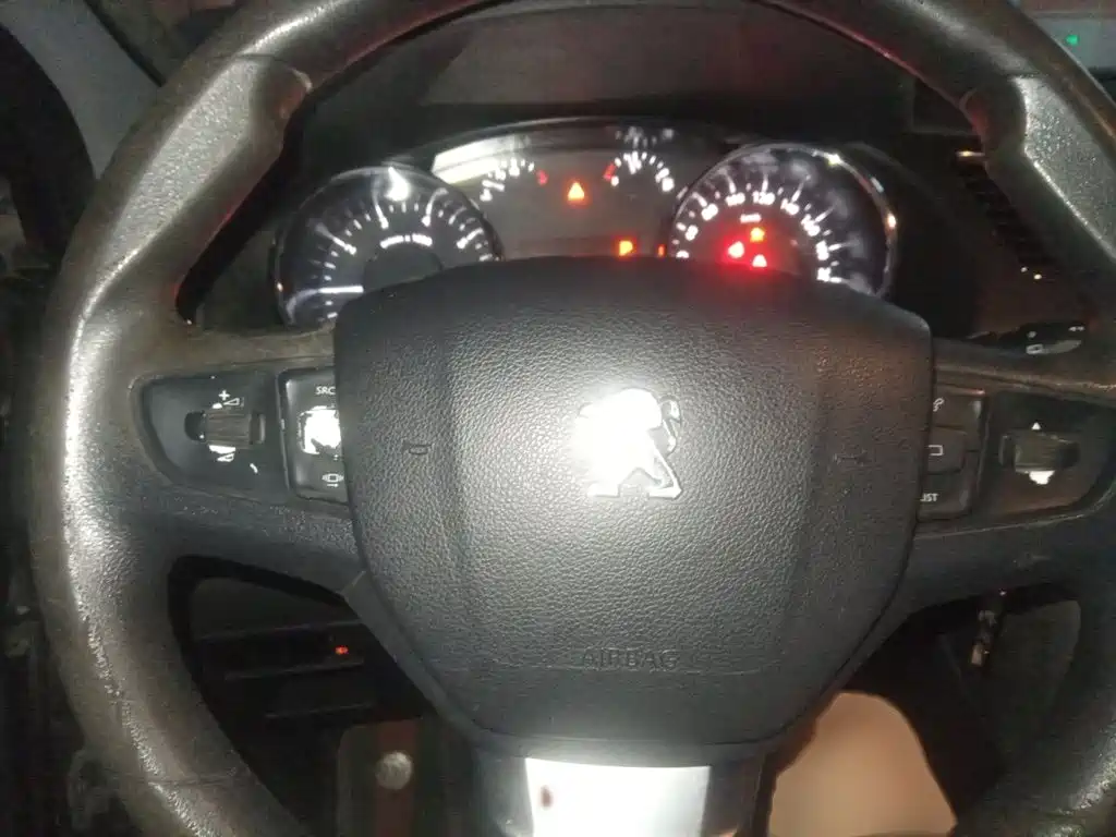 Peugeot 3008 2017 — фото 3