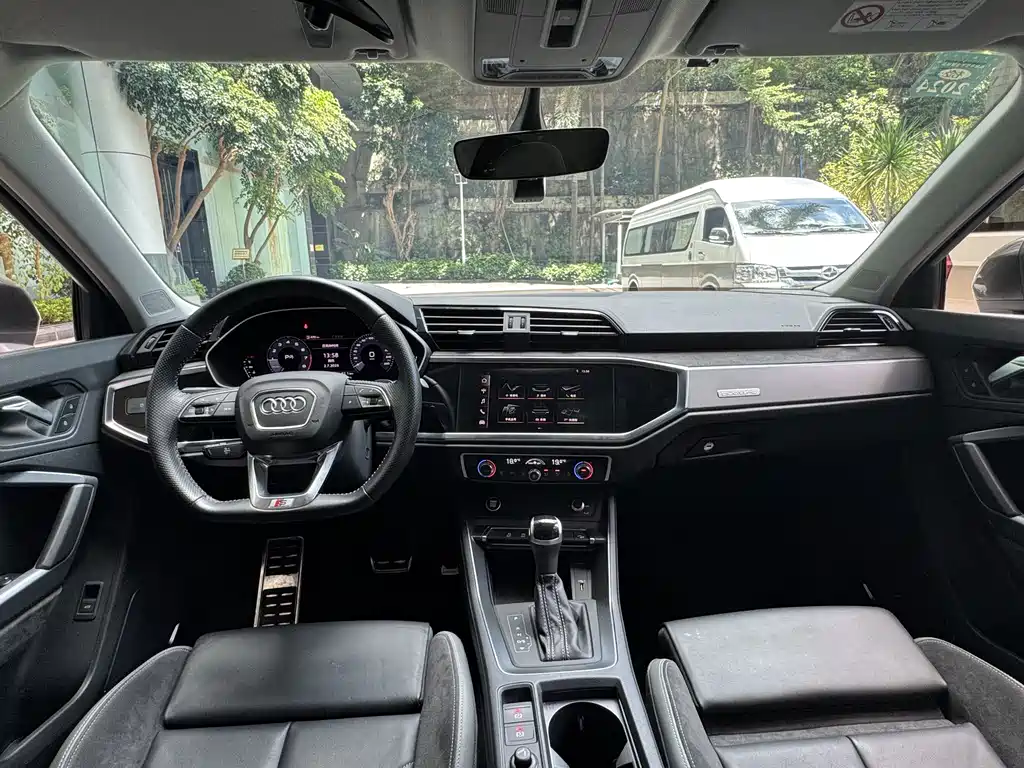 Audi Q3 Sportback 2022 — фото 9