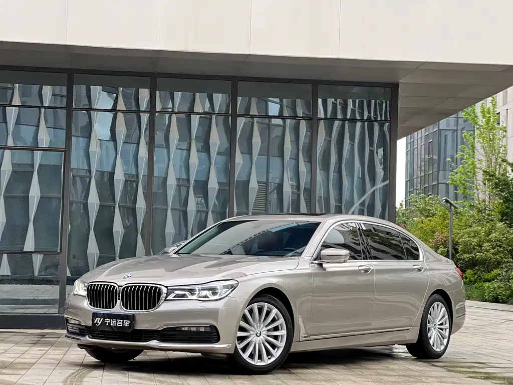 BMW 7 Series 2016 — фото 1