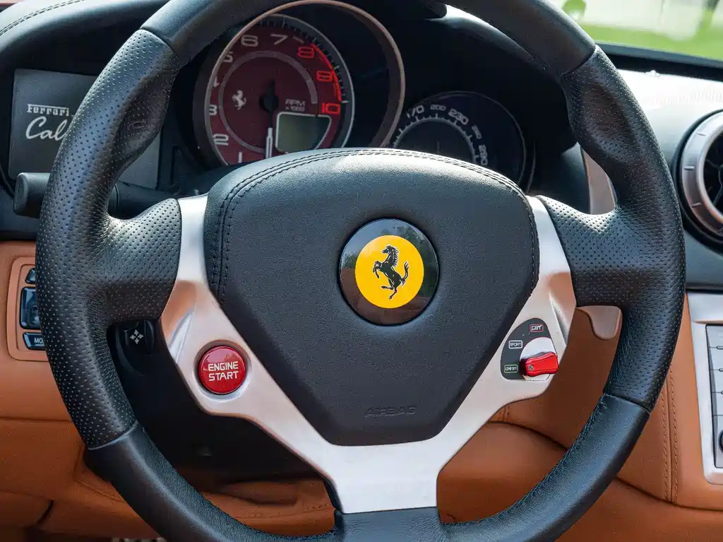 Ferrari California T 2011 — фото 11