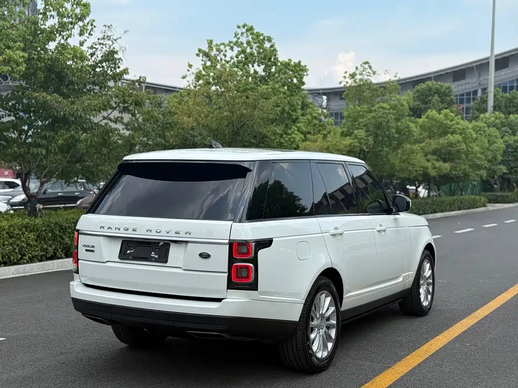 Land Rover Range Rover 2018 — фото 15