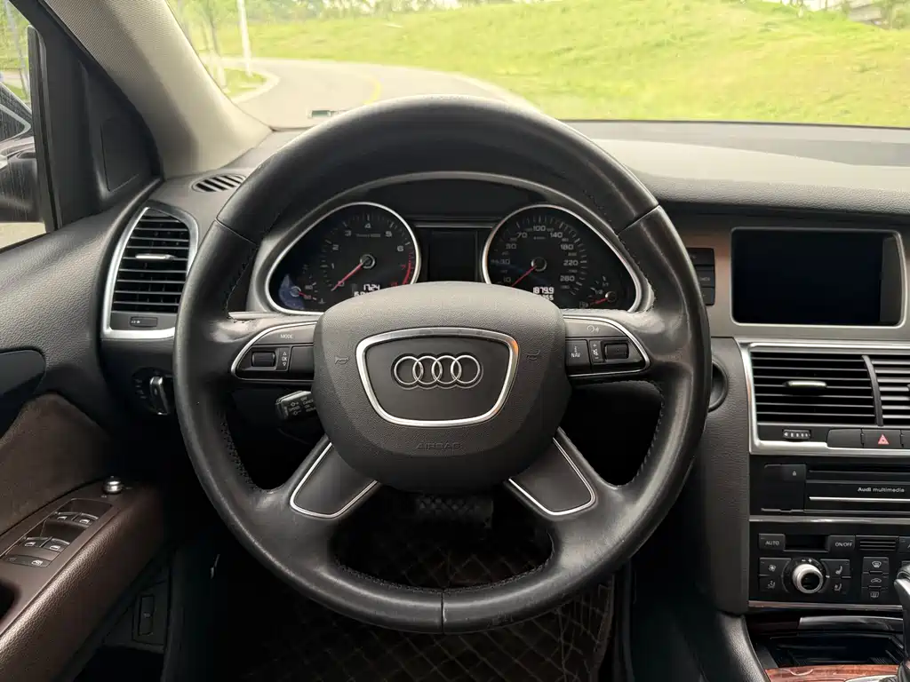 Audi Q7 2015 — фото 11