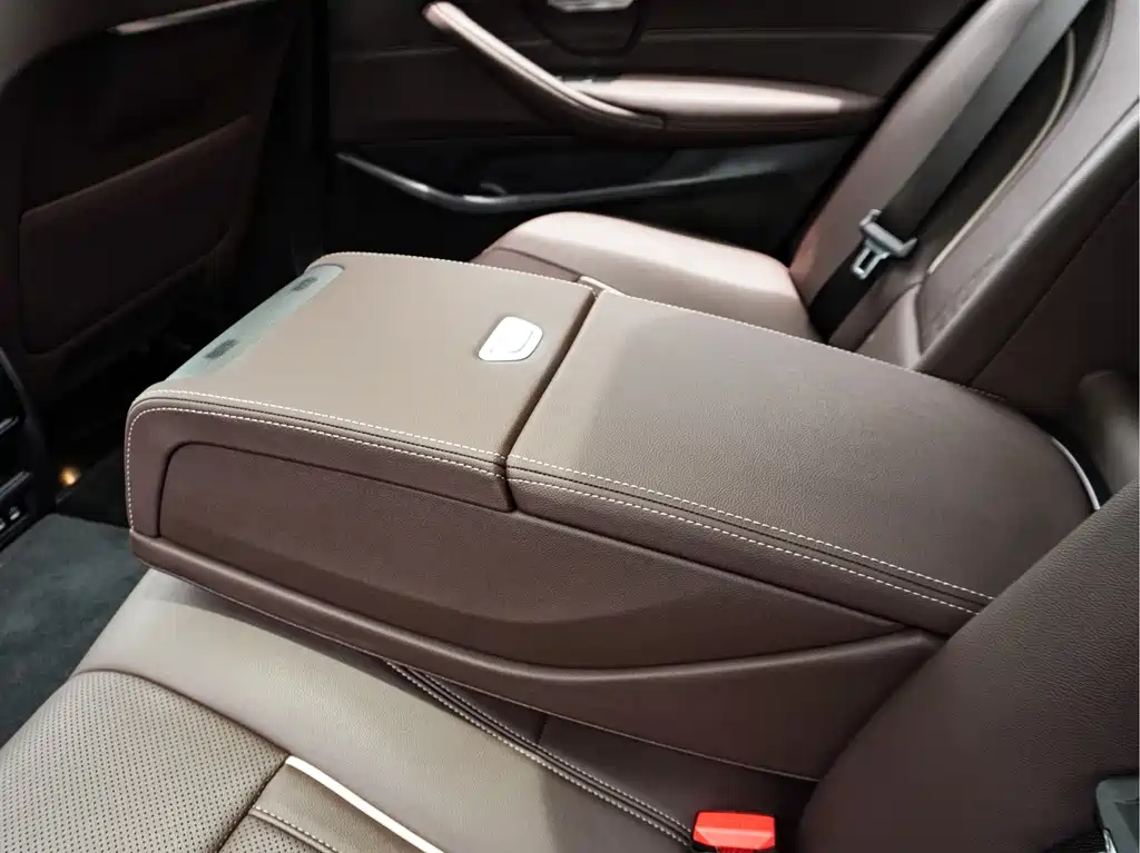 BMW 5 Series 2023 — фото 19