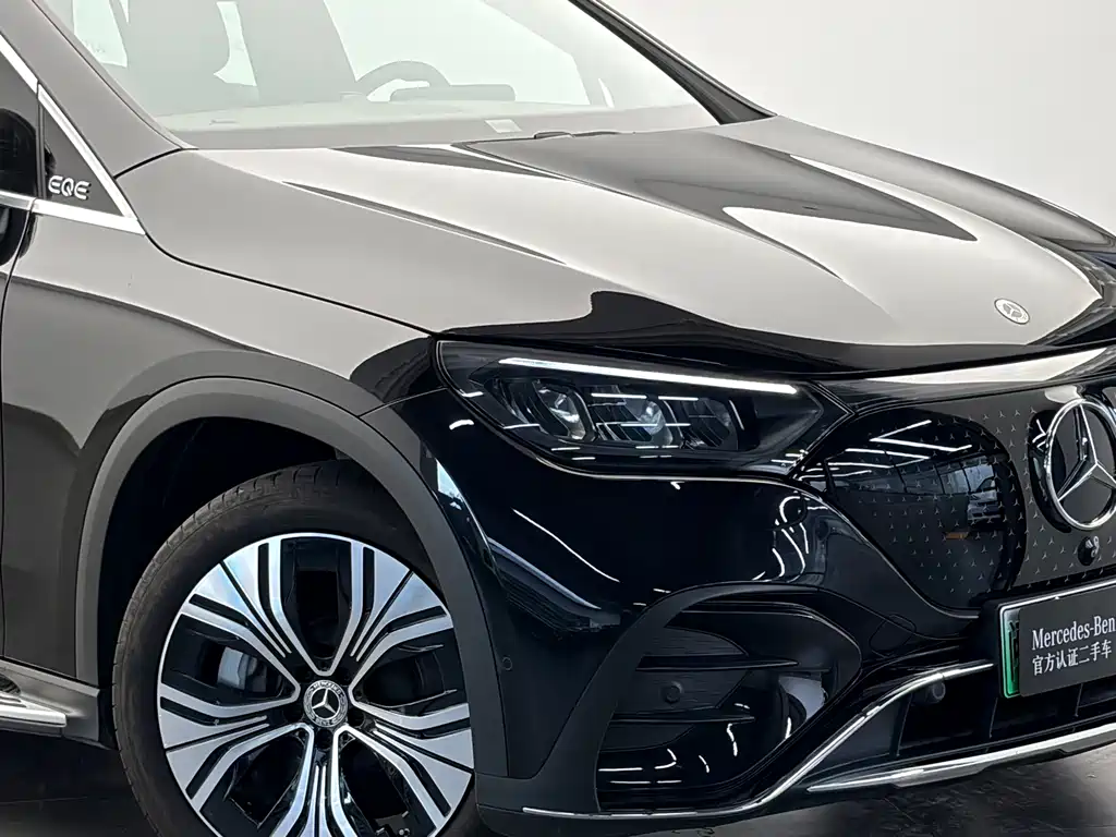 Mercedes-Benz EQE SUV 2025 — фото 17