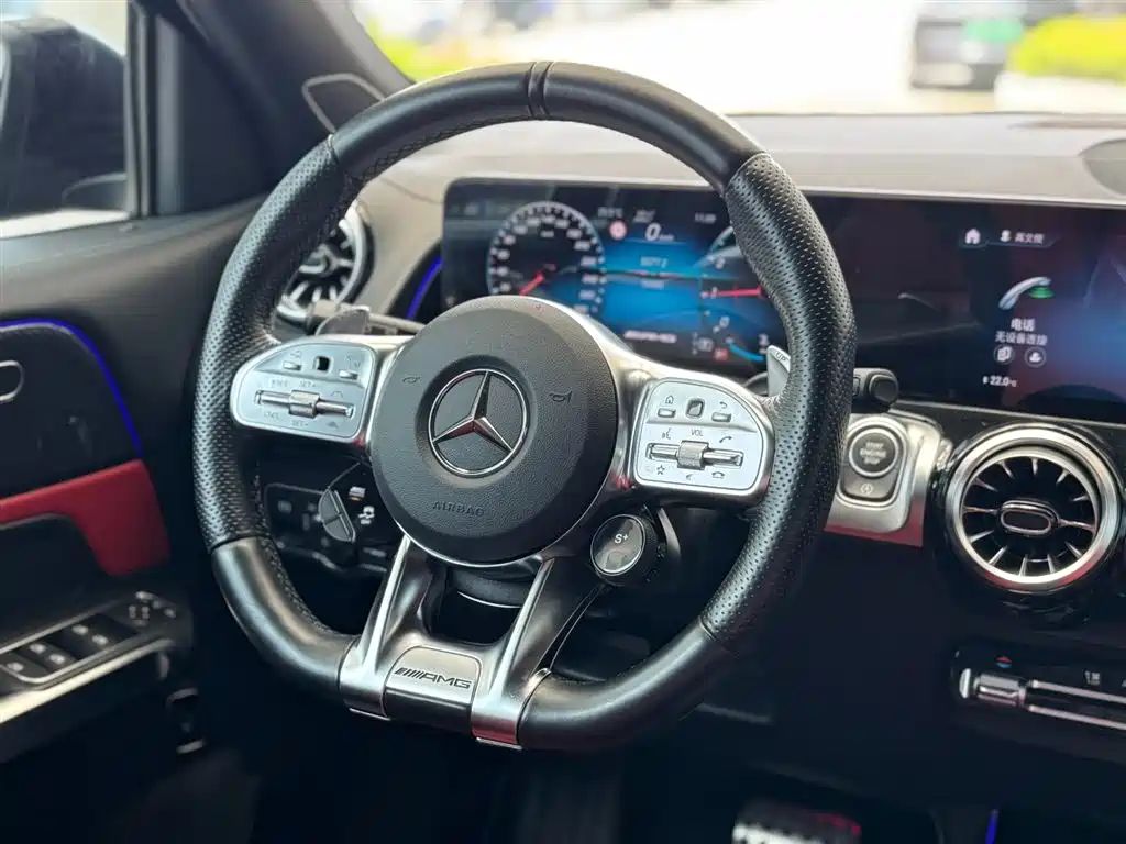 Mercedes-Benz GLB AMG 2022 — фото 12