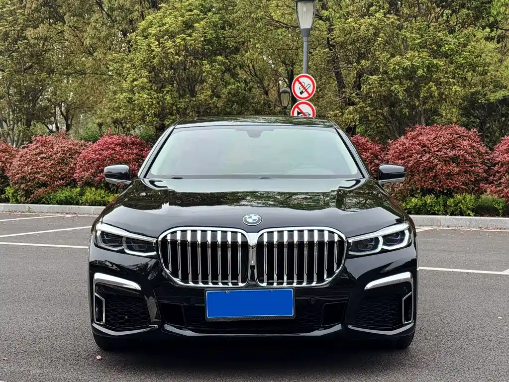 BMW 7 Series 2017 — фото 2
