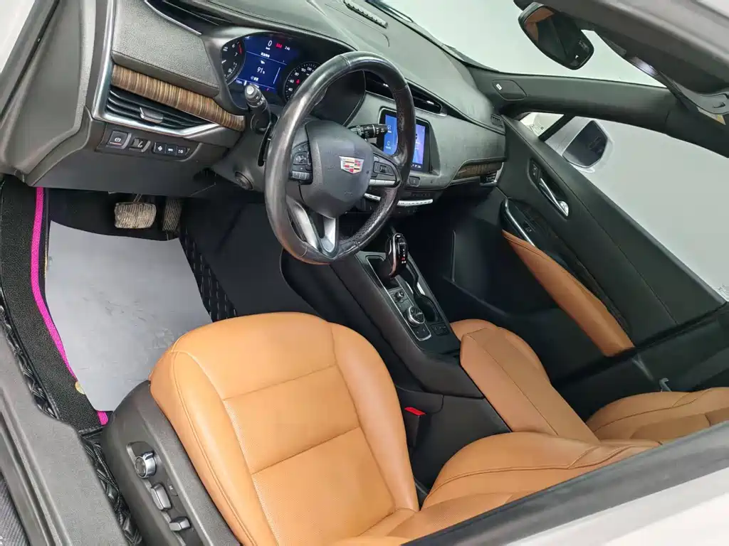 Cadillac XT4 2021 — фото 11