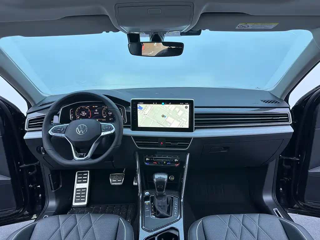 Volkswagen Tiguan L 2023 — фото 11