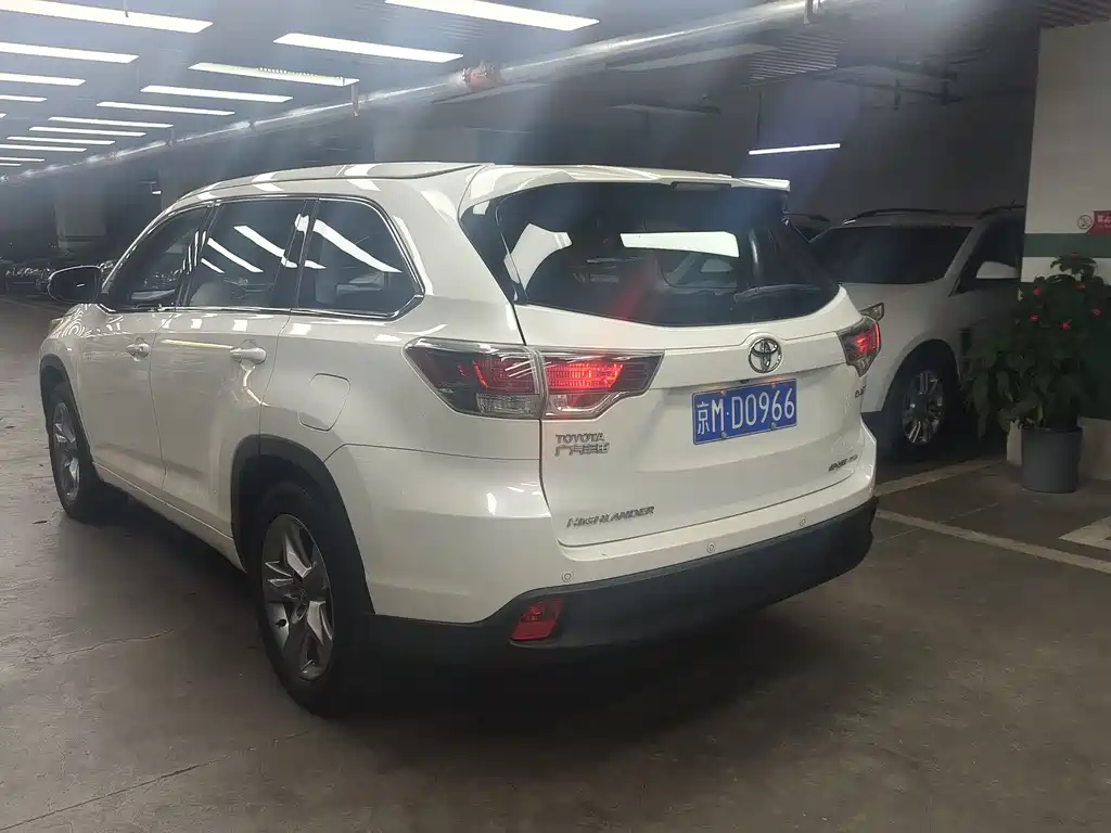 Toyota Highlander 2015 — фото 9