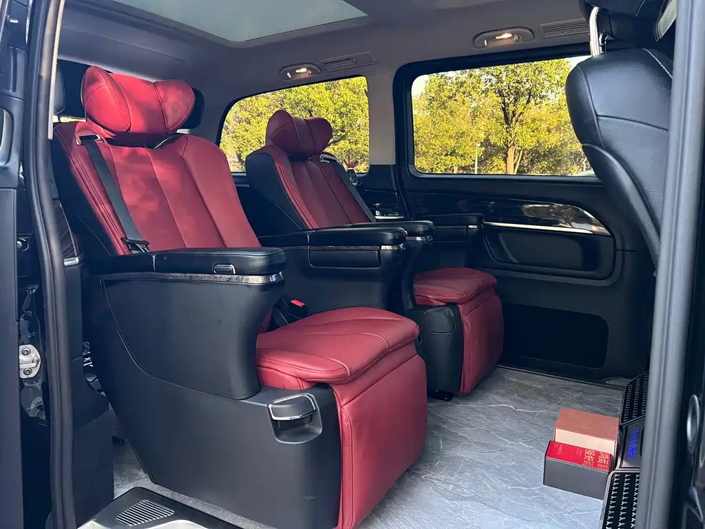 Mercedes-Benz V-Class 2019 — фото 20