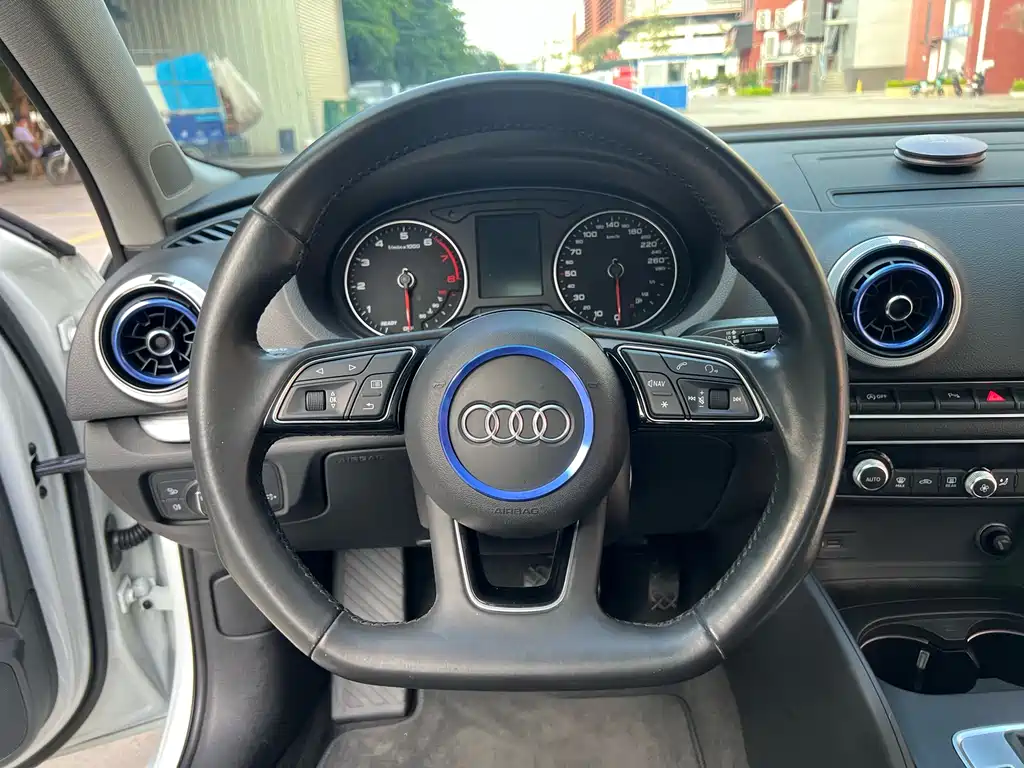 Audi A3 2017 — фото 10