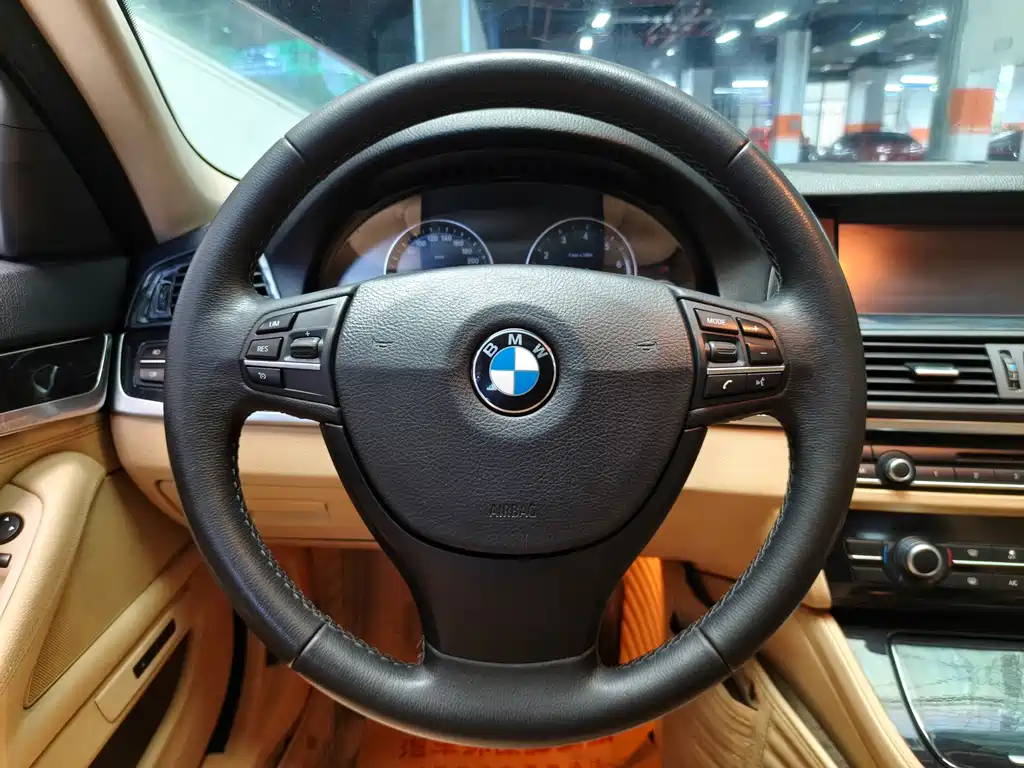 BMW 5 Series 2013 — фото 15