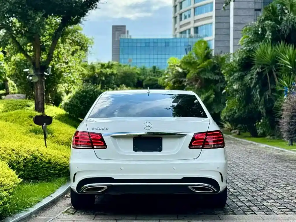 Mercedes-Benz E-Class 2015 — фото 10