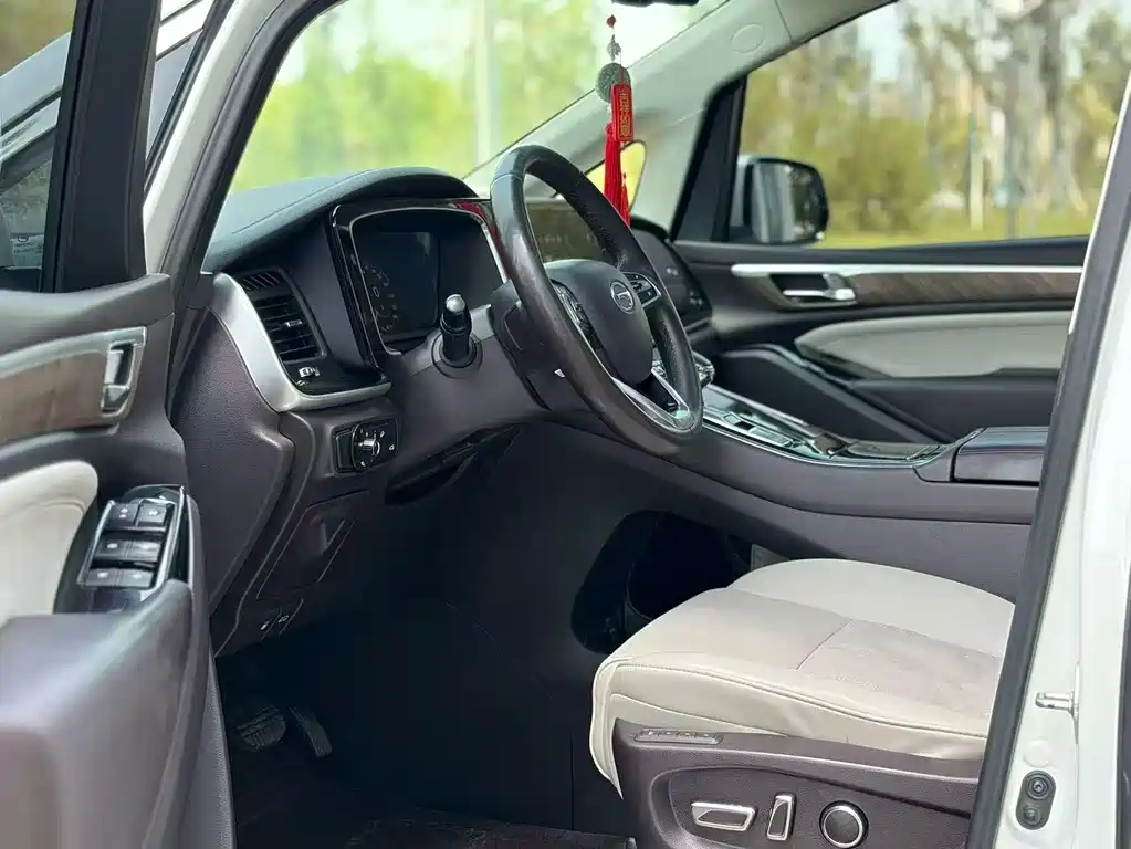 GAC Motor Trumpchi M8 2022 — фото 4