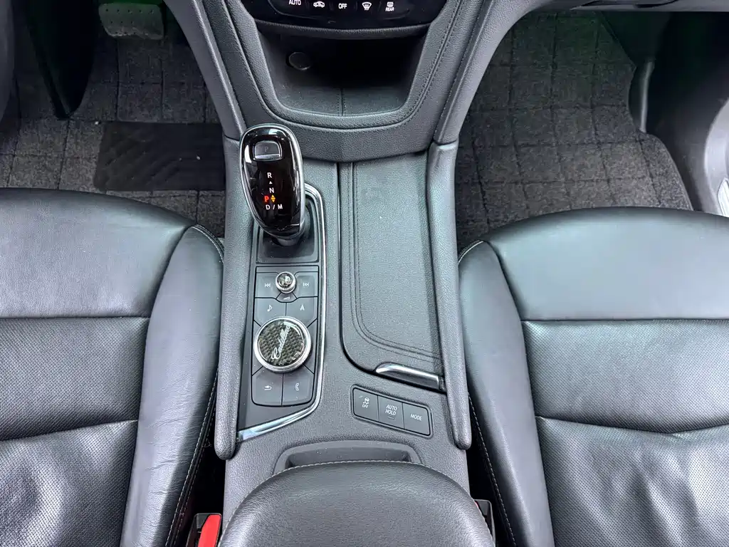 Cadillac XT5 2020 — фото 10