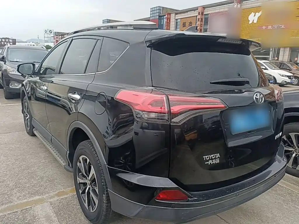 Toyota RAV4 2016 — фото 23